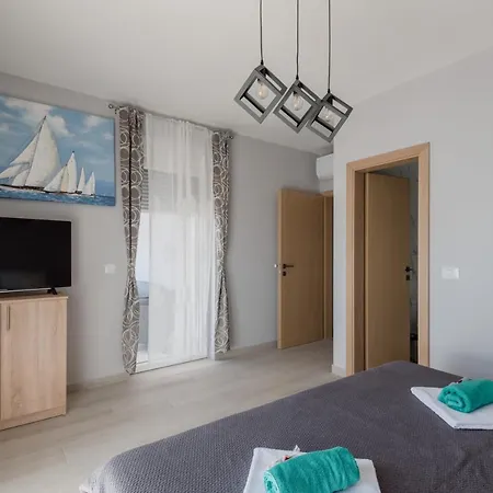 Villa Luna With Swimming Pool Privlaka (Zadar)