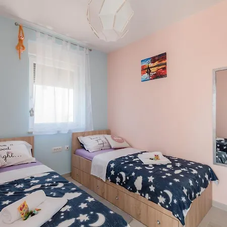 Villa Luna With Swimming Pool Privlaka (Zadar)