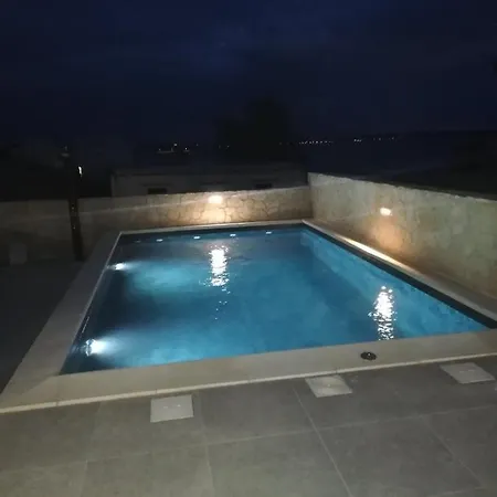 Villa Luna With Swimming Pool Privlaka (Zadar)