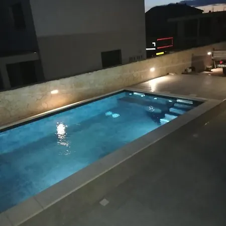 Luna With Swimming Pool ヴィラ *